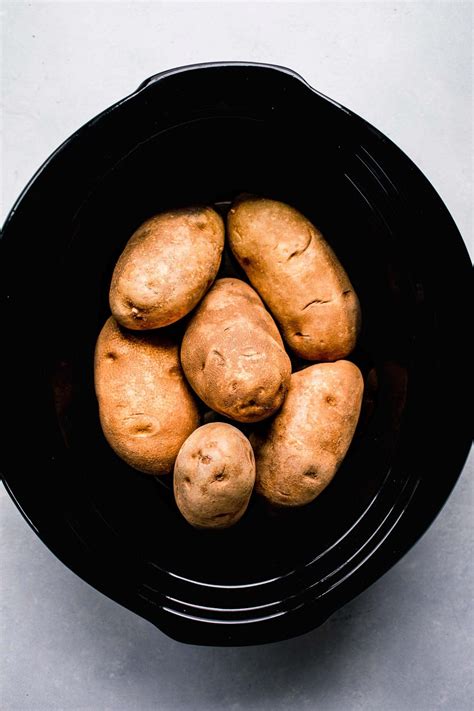 Can you put raw potatoes in a slow cooker?
